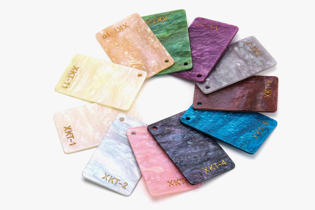 التطبيقات المبتكرة لمنتجات الأكريليك في شاشات العرض الإعلانية